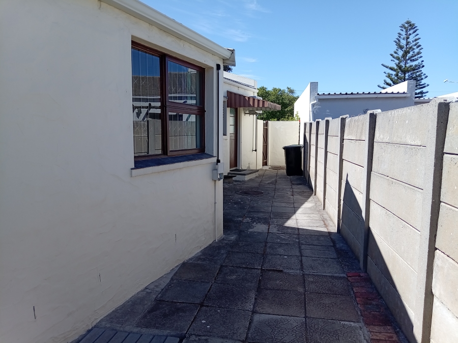 4 Bedroom Property for Sale in Edgemead Western Cape